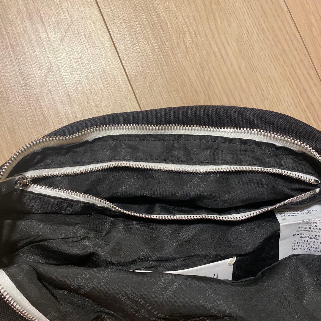 メゾンマルジェラ　ナイロン製ボディバッグ 黒