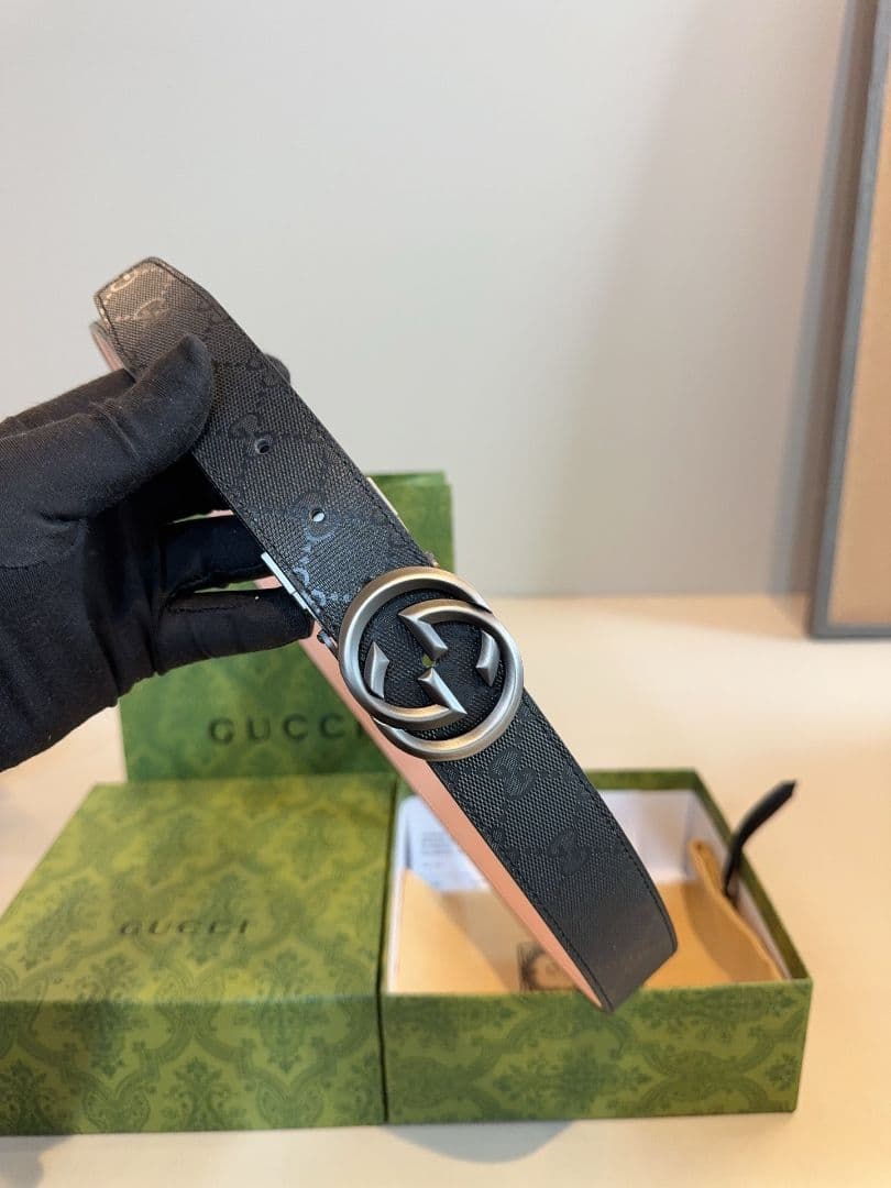 GUCCI ロゴバックル ベルト