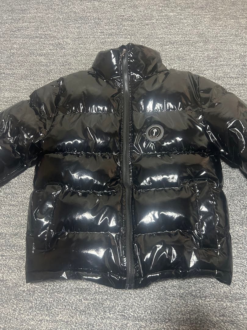 【超人気】TRAPSTAR 黒 パファージャケット フード付き