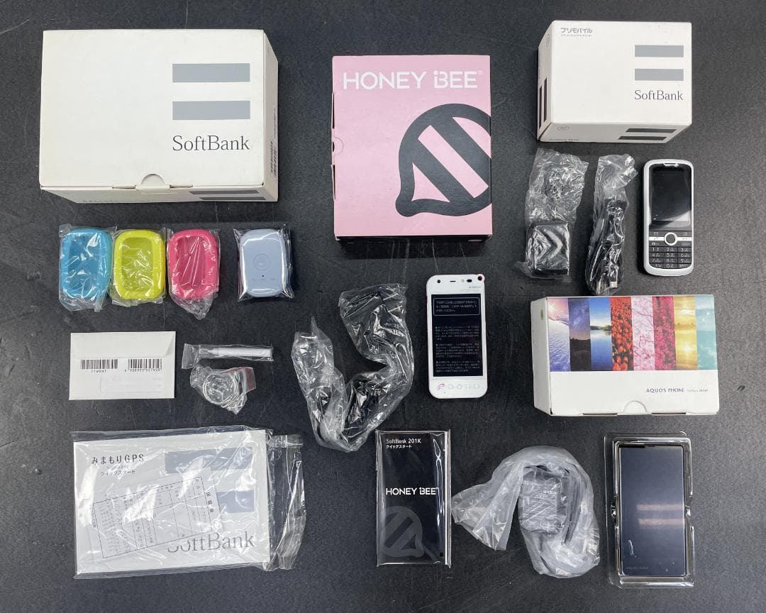 ジャンク品 美品 スマホ ガラケー みまもりGPS 等 12台 元箱付 セット