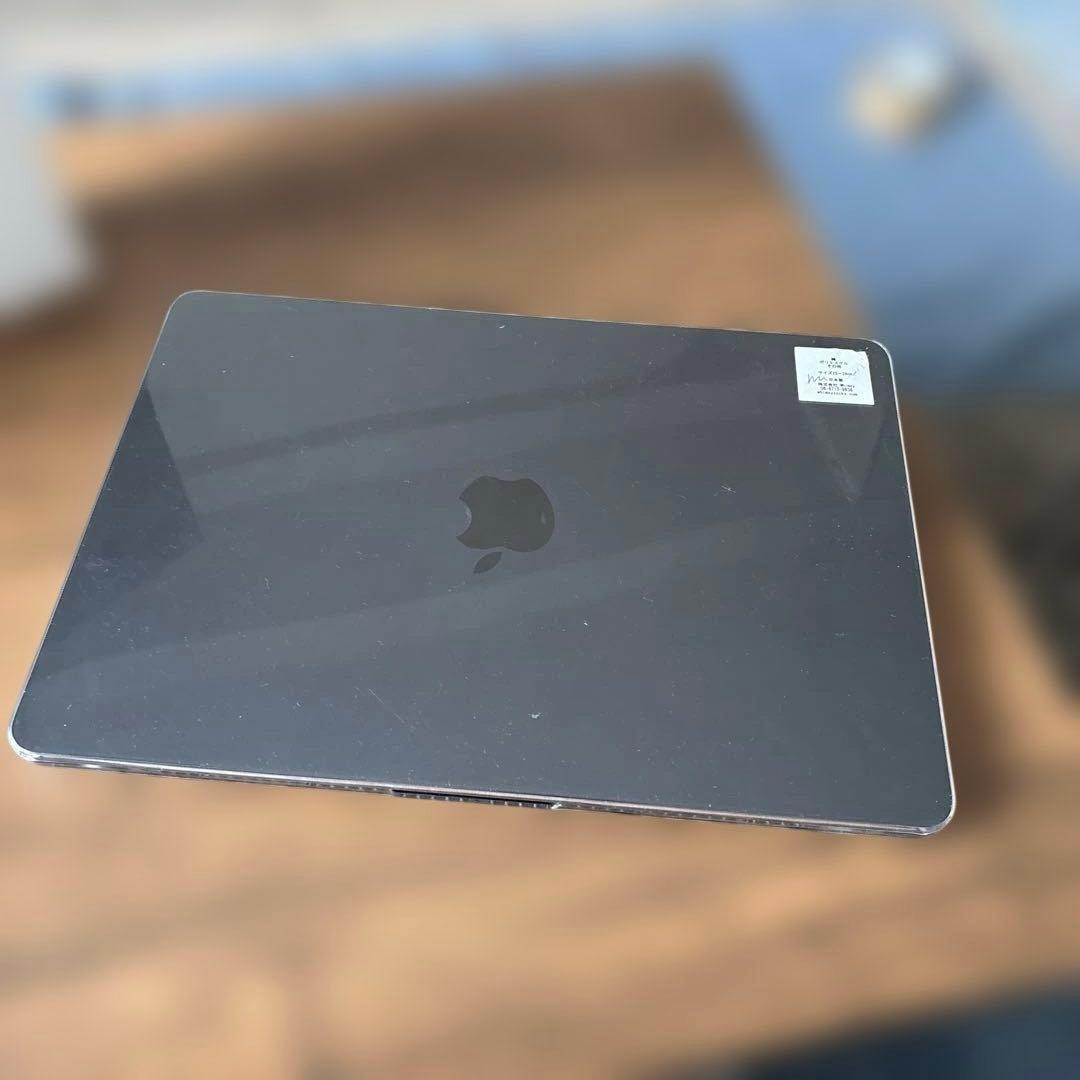 MacBook Air 16gb 512gb M4 チップ　13インチ