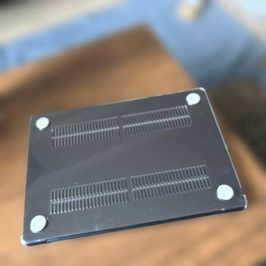 MacBook Air 16gb 512gb M4 チップ　13インチ