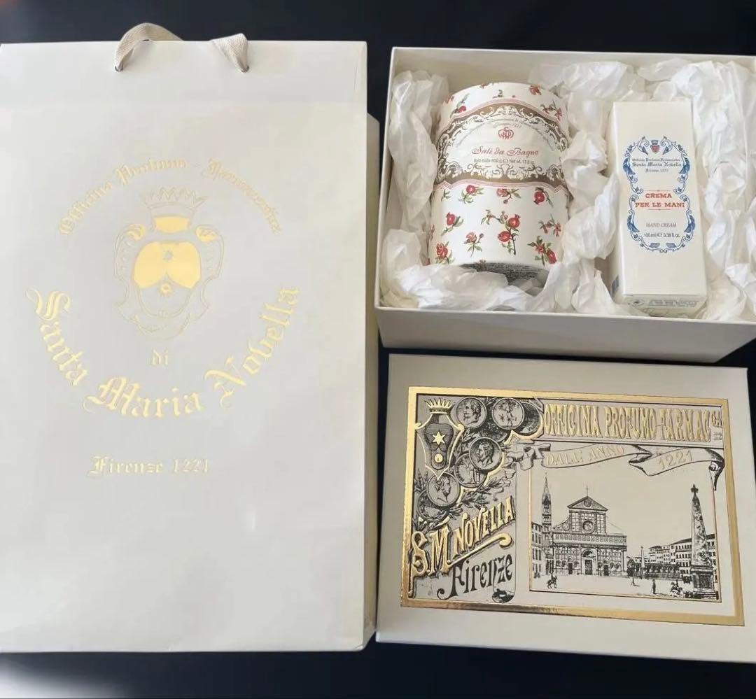 むーみん様Santa Maria Novella バスソルトハンドクリームセット
