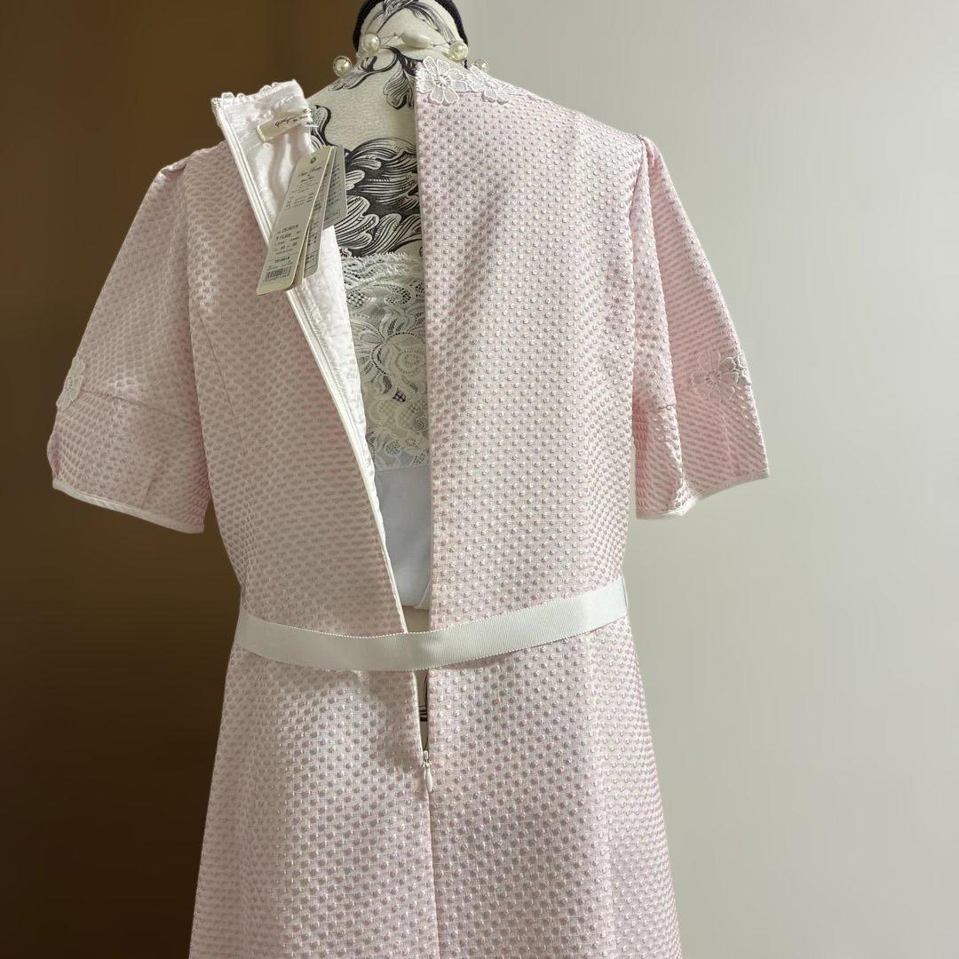 スーパービューティー☆44☆新品タグ付きお花レースとコサージュの可愛いワンピース