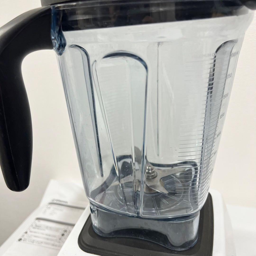 バイタミックス　高性能ブレンダー　vm0202 E320 Vitamix 2L