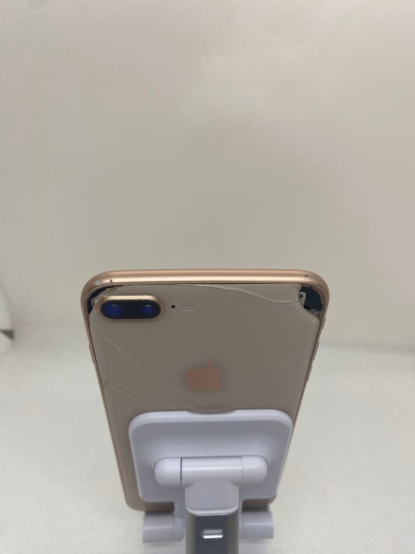 ジャンク品iPhone 8 Plus 64GB バッテリー86% 05504