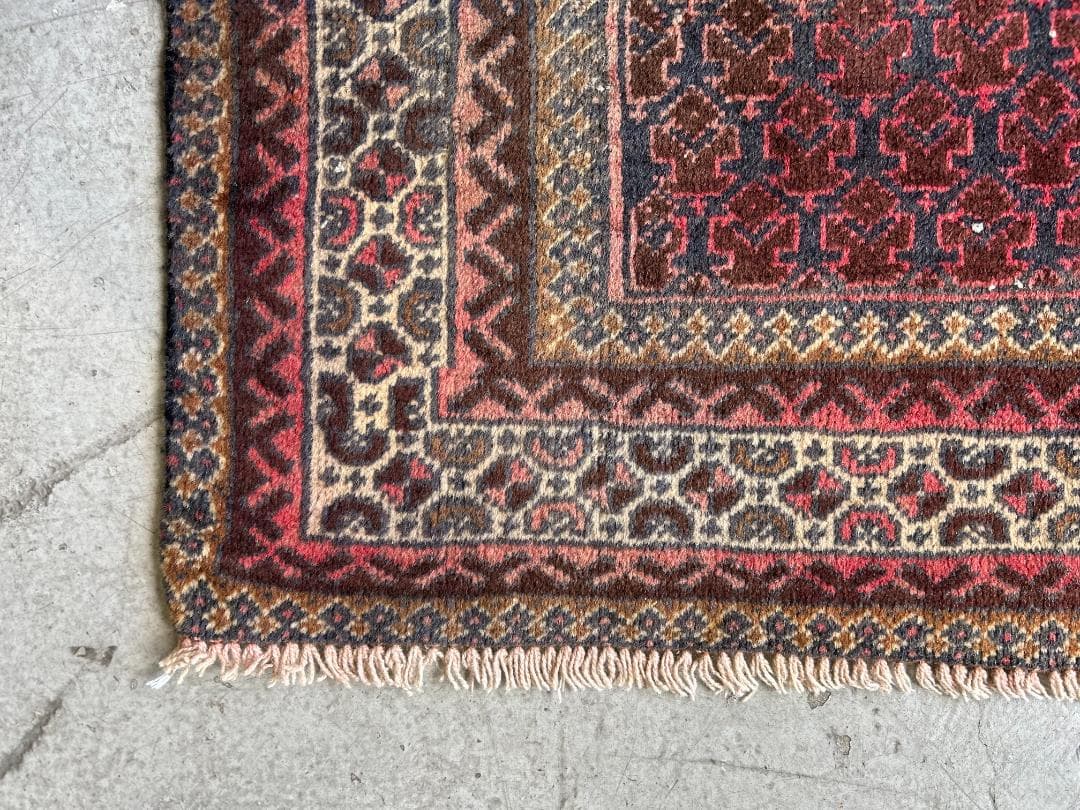【Vintage rug】138 × 81｜アシンメトリー ヴィンテージラグ