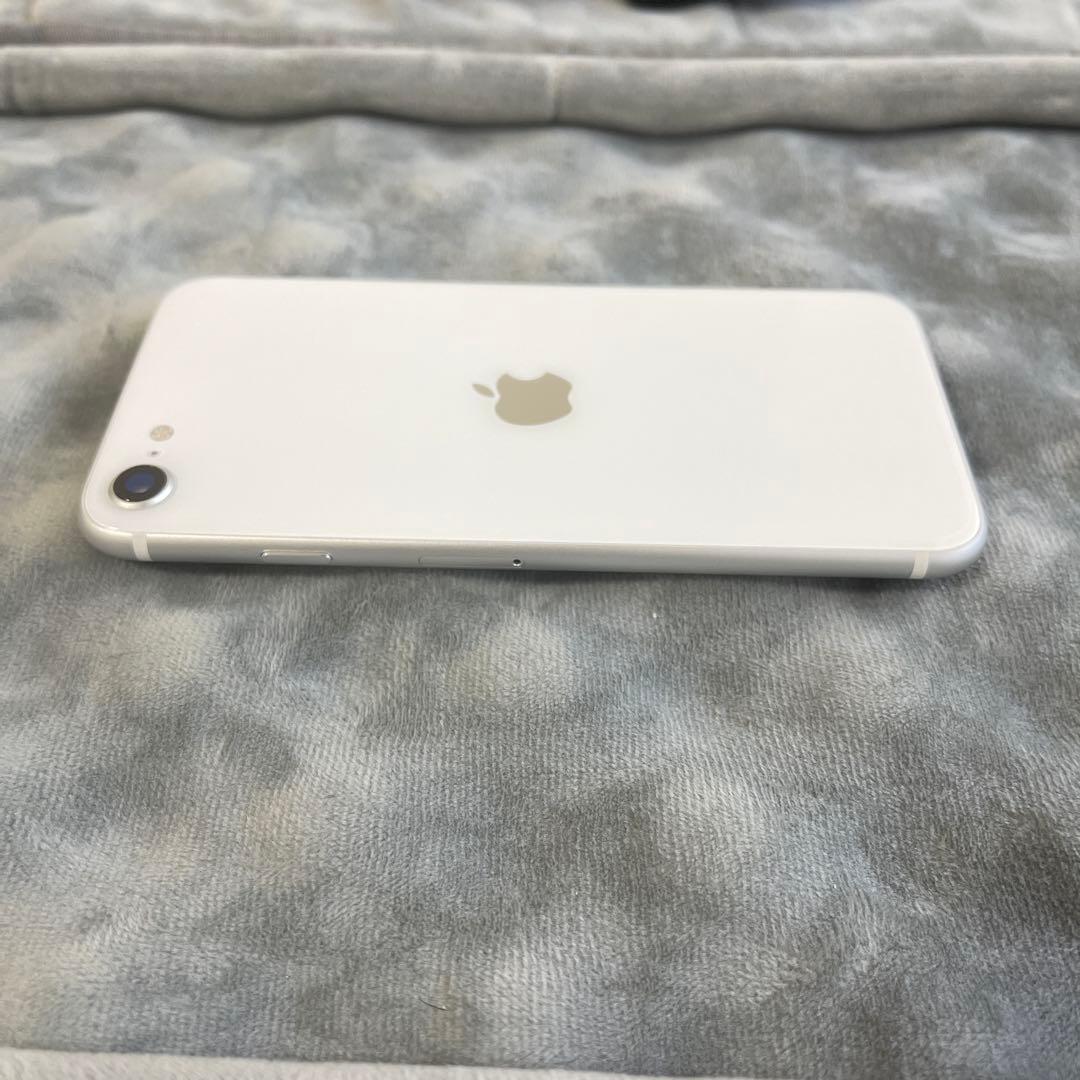iPhoneSE (第2世代) ホワイト SIMフリー バッテリー最大容量83%