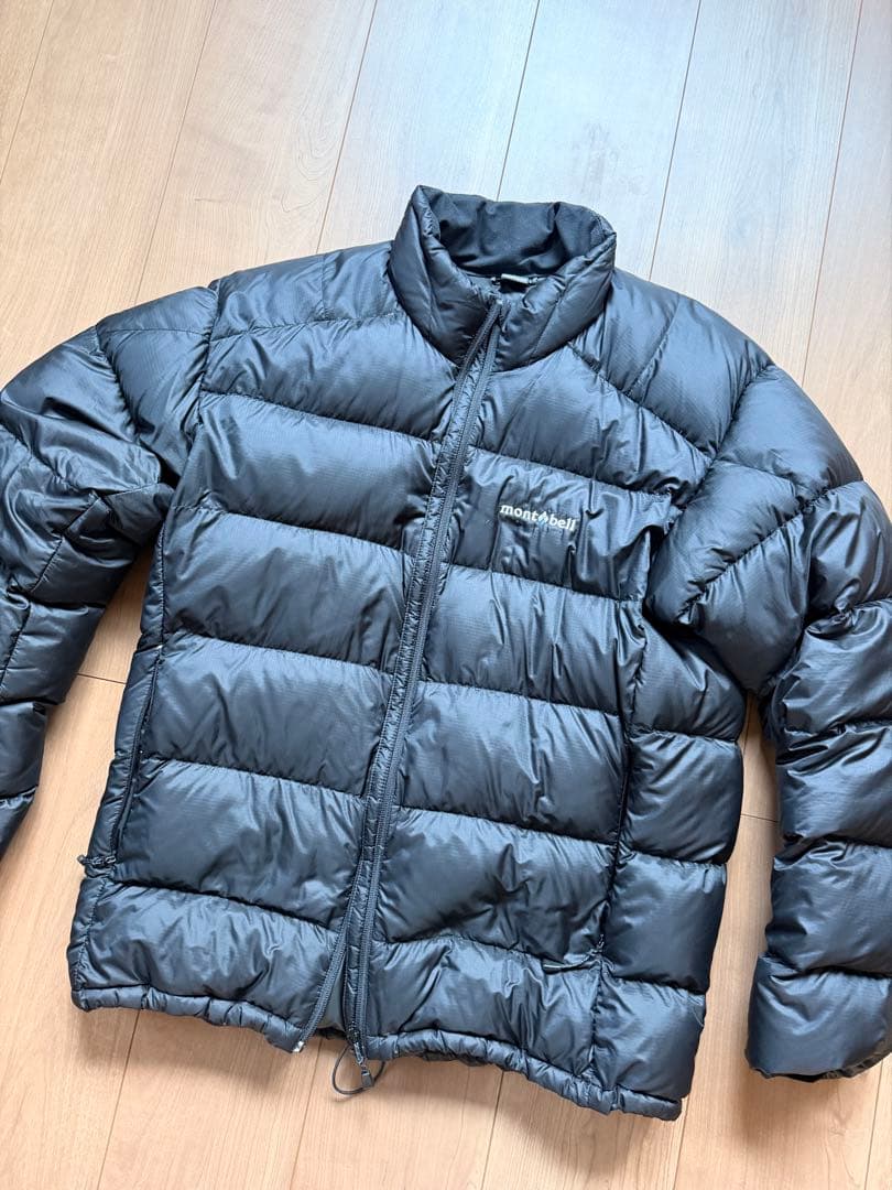 美品(早い者勝ち) モンベル　ライトアルパイン　ダウンジャケット