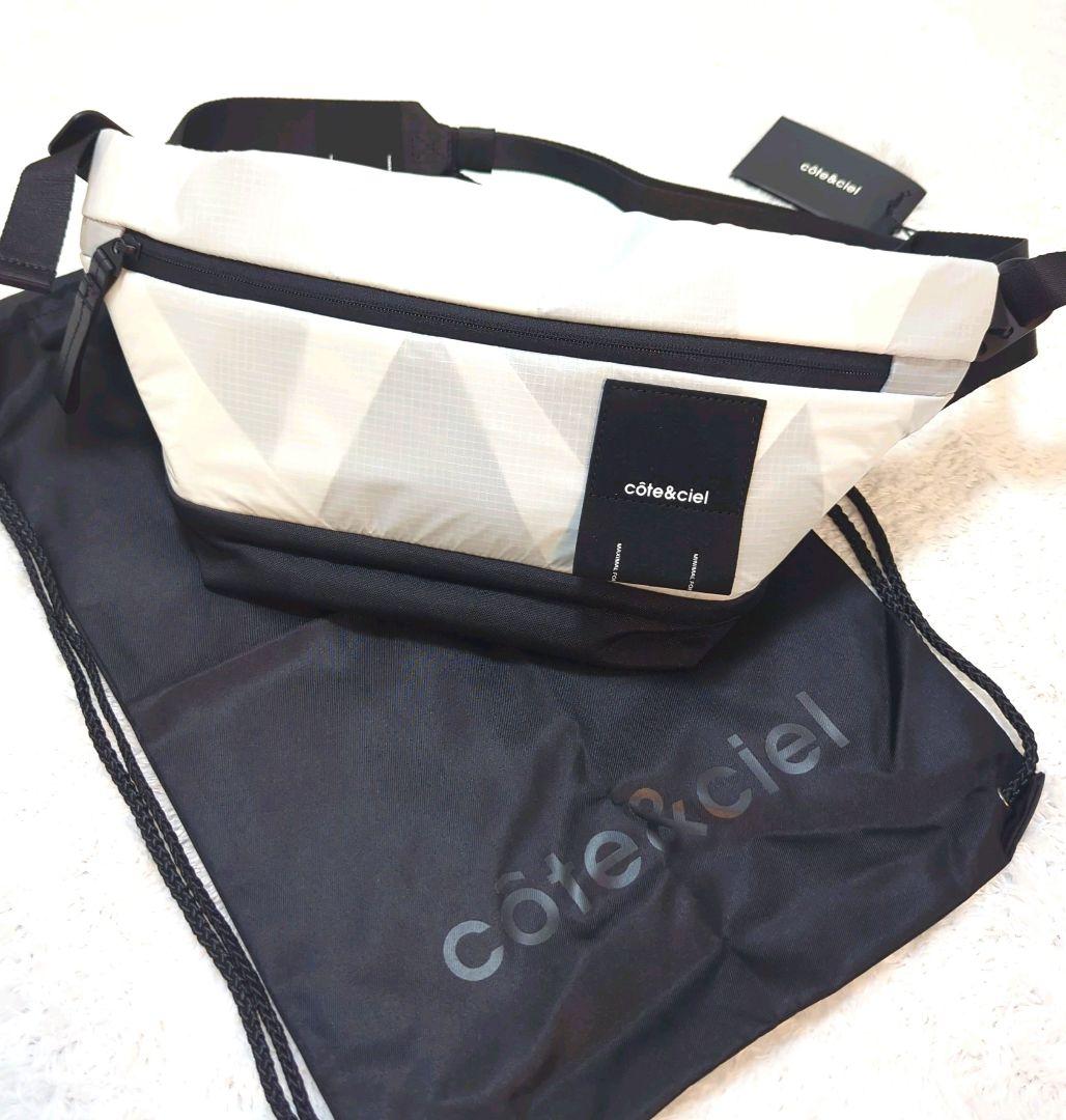 海外限定 コートエシエル イザラウ ボディバッグ ホワイト プリズム柄 撥水加工