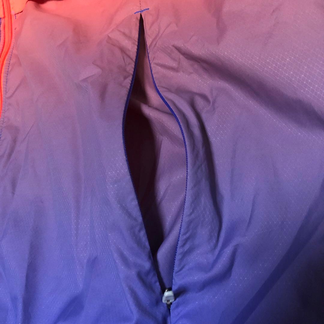 ナイキシールドプリズム フーディジャケット