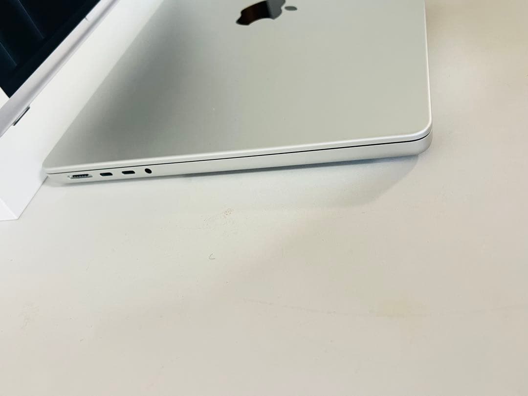 Macbook M4 Pro 14インチ 2024 16GB 512GB