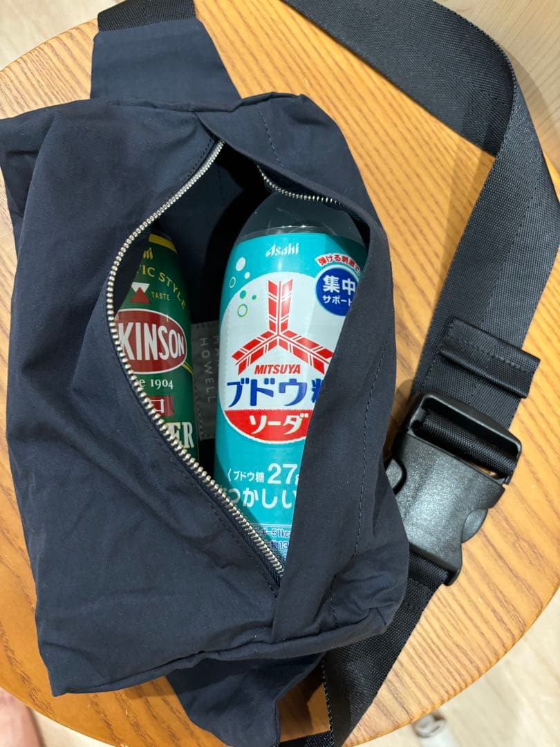 ほぼ未使用 マーガレットハウエル ボディバッグ ネイビー　プライスタグあり