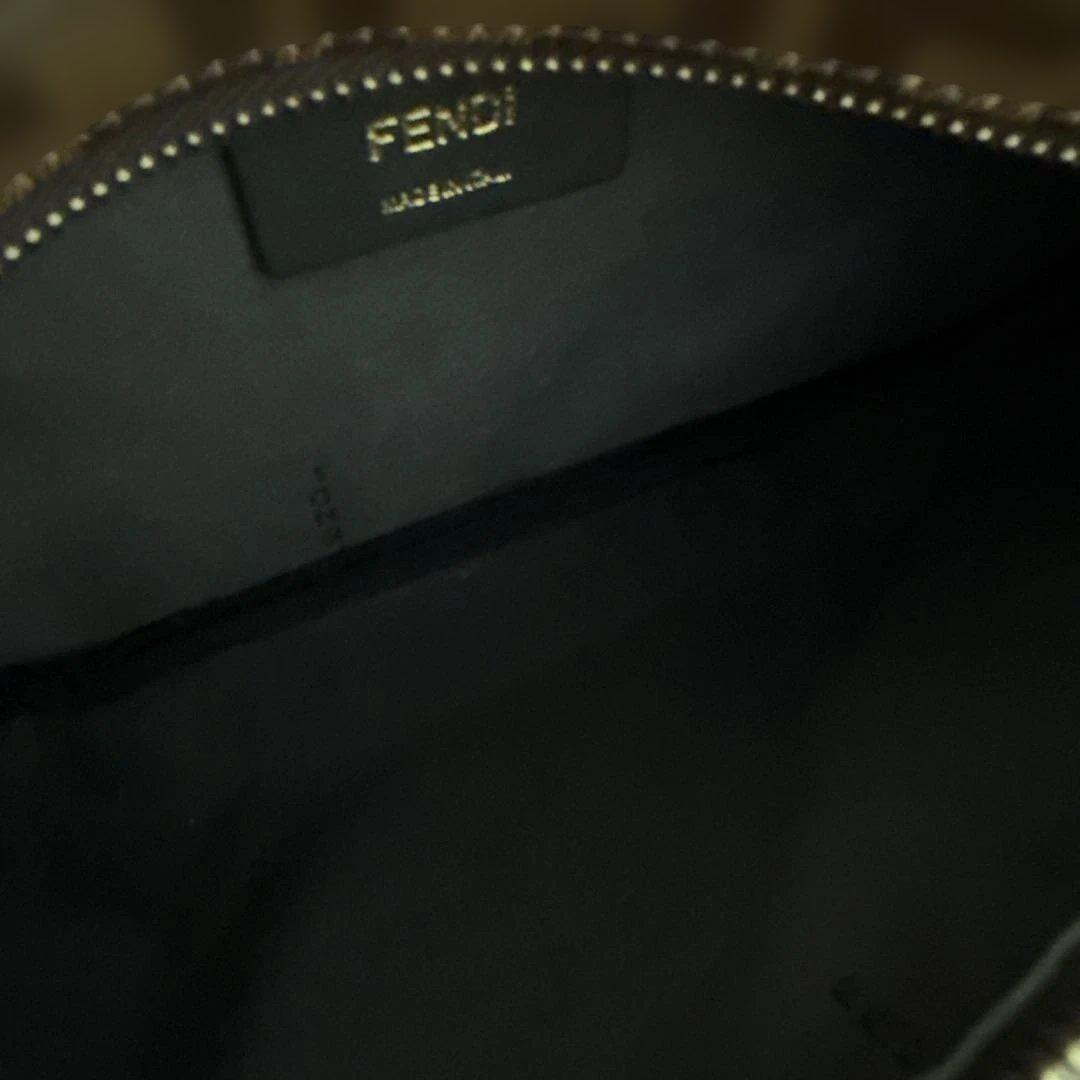 nana　FENDI ROMA ボディバッグ　フェンディ フィラ