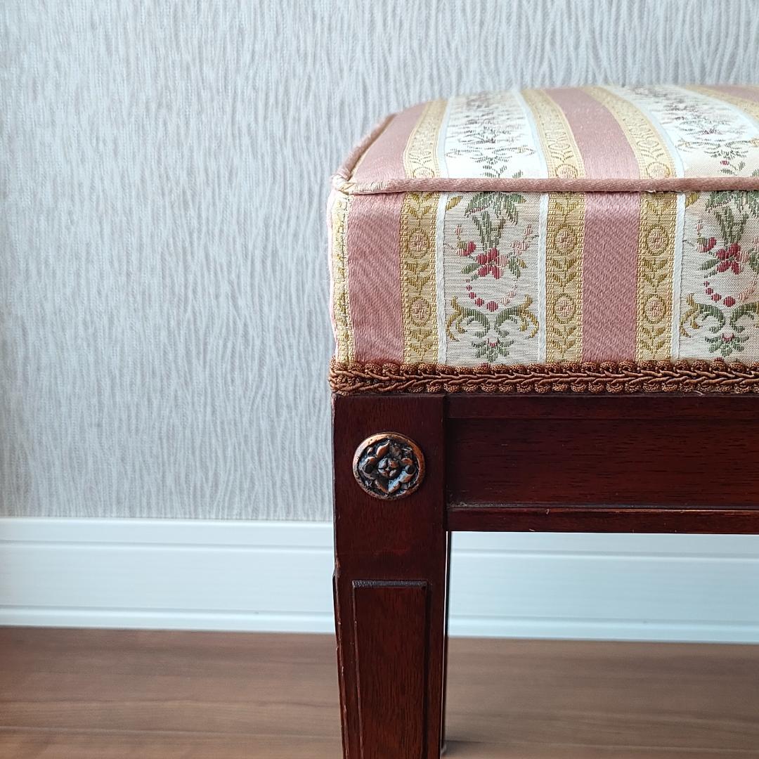 メープル不二屋　スツール　オットマン　ロココ調ファブリック