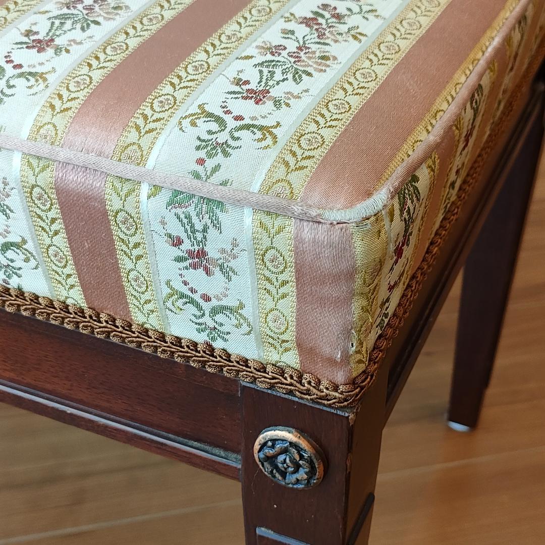 メープル不二屋　スツール　オットマン　ロココ調ファブリック