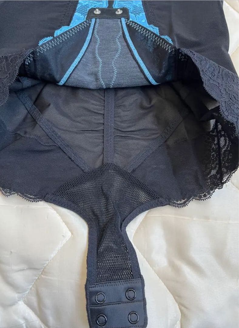 美品　光電子【75M】グラントイーワンズ　補整下着　ララドール