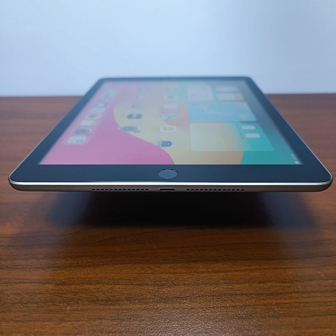 (美品) iPad 9.7 第6世代 WiFi 32GB キーボード付き