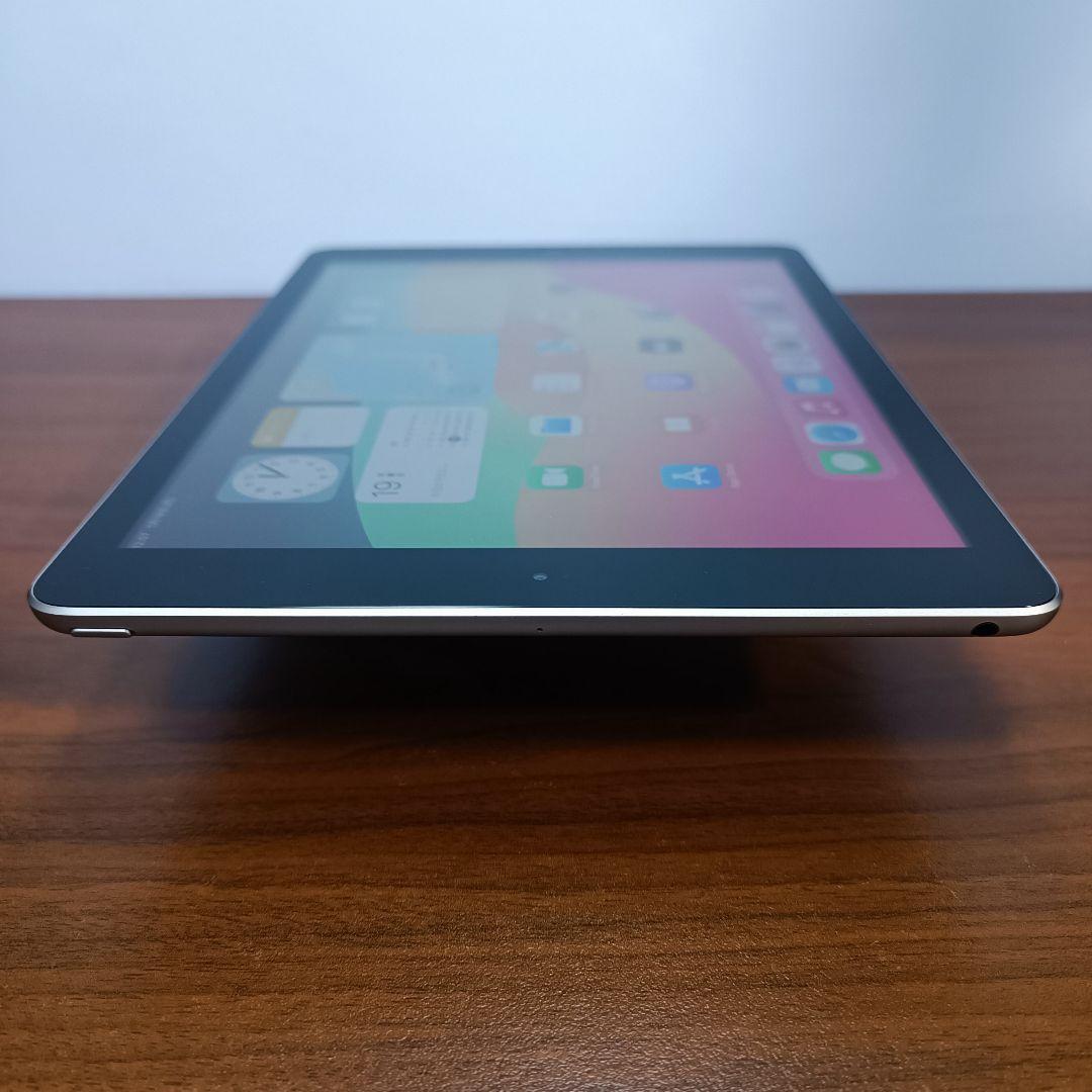 (美品) iPad 9.7 第6世代 WiFi 32GB キーボード付き