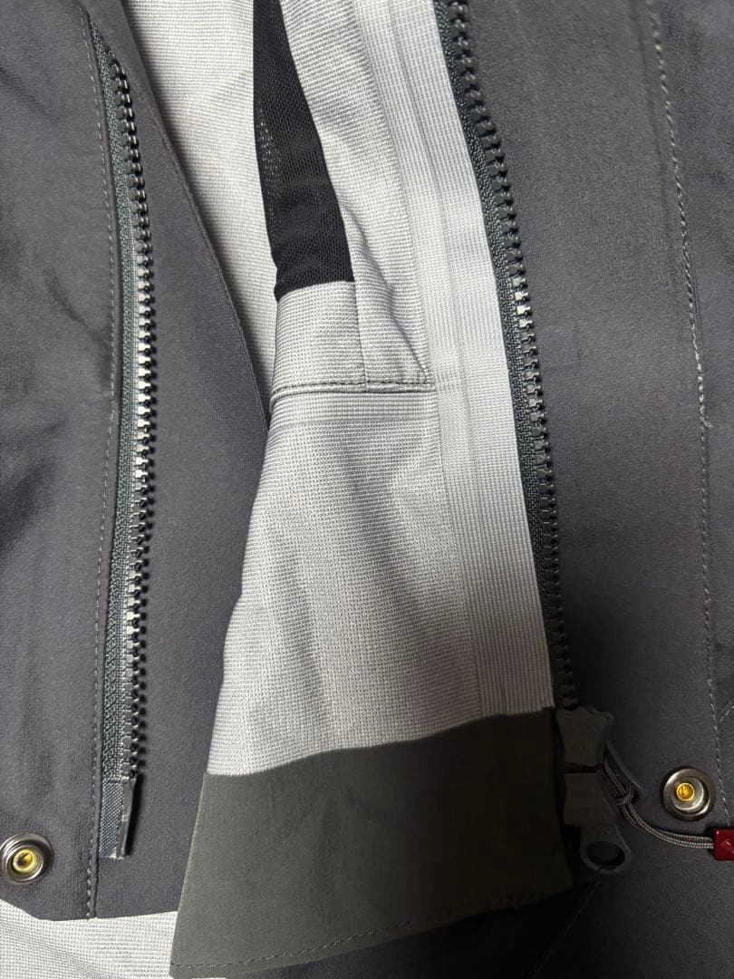 Klättermusen ASYNJA マウンテンパーカー M