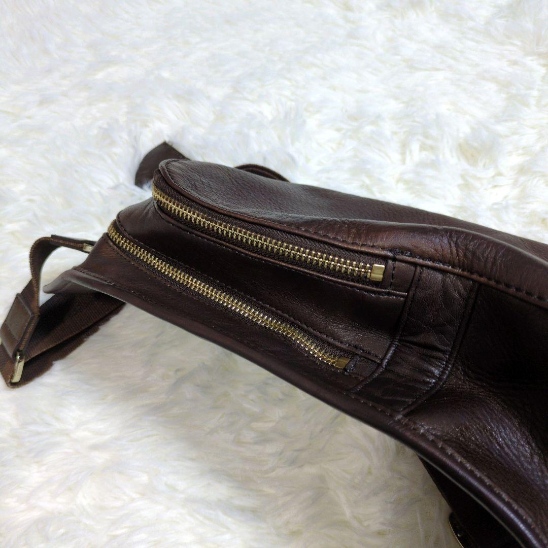 アニアリ　ボディバッグ　ショルダー　レザー　革　　ブラウン　ゴールド　カモフラ