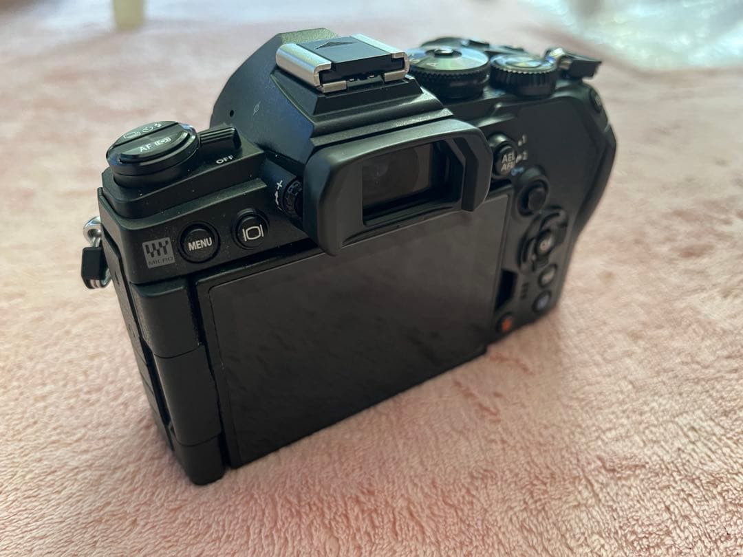 OLYMPUS E-M1 Mark III （レンズキット）