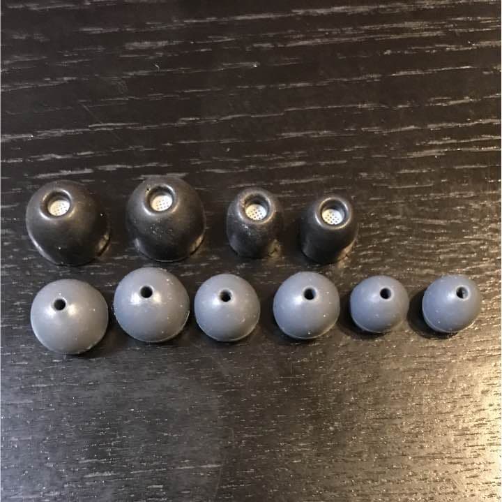 SHUREのイヤホン  ケース付き（クリアブルー）