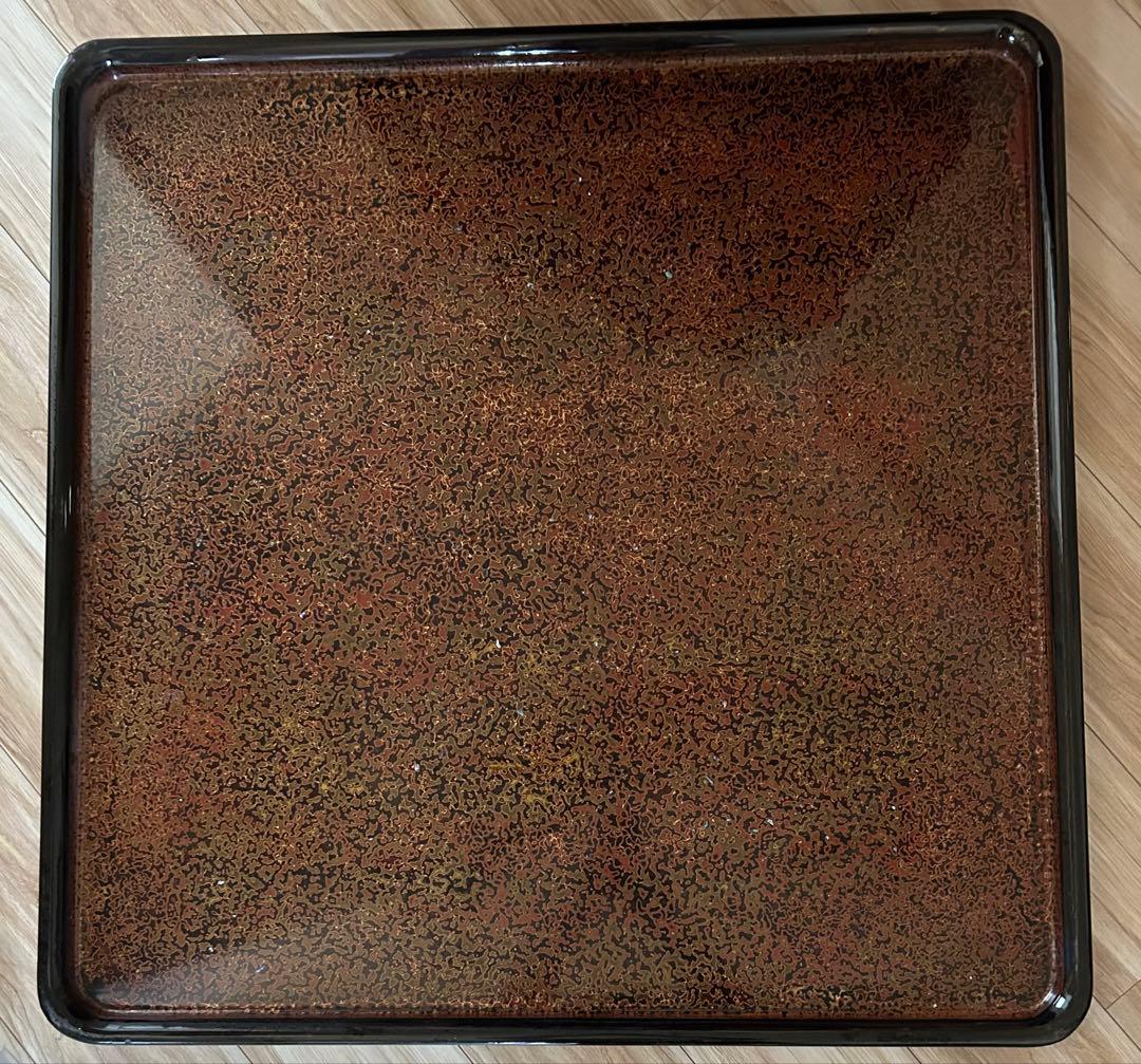 堆朱　座卓上　茶色と黒の模様