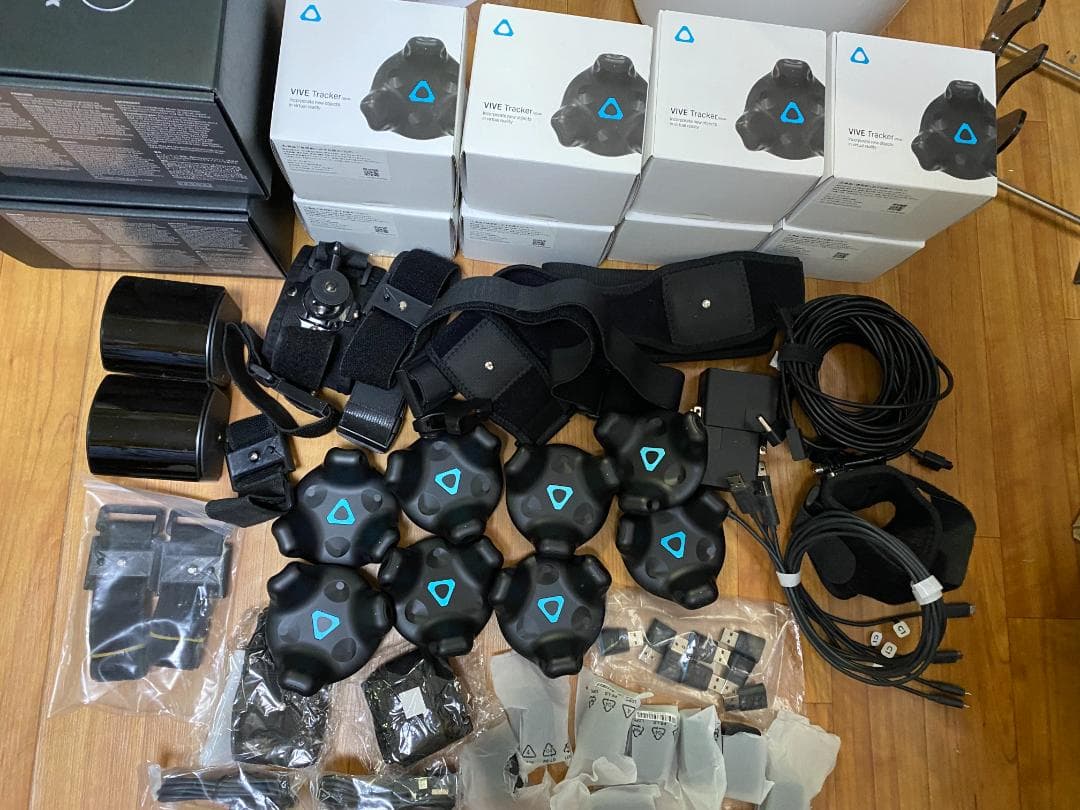 HTC VIVE tracker　2018x8個　ベースステーション2.0x2個