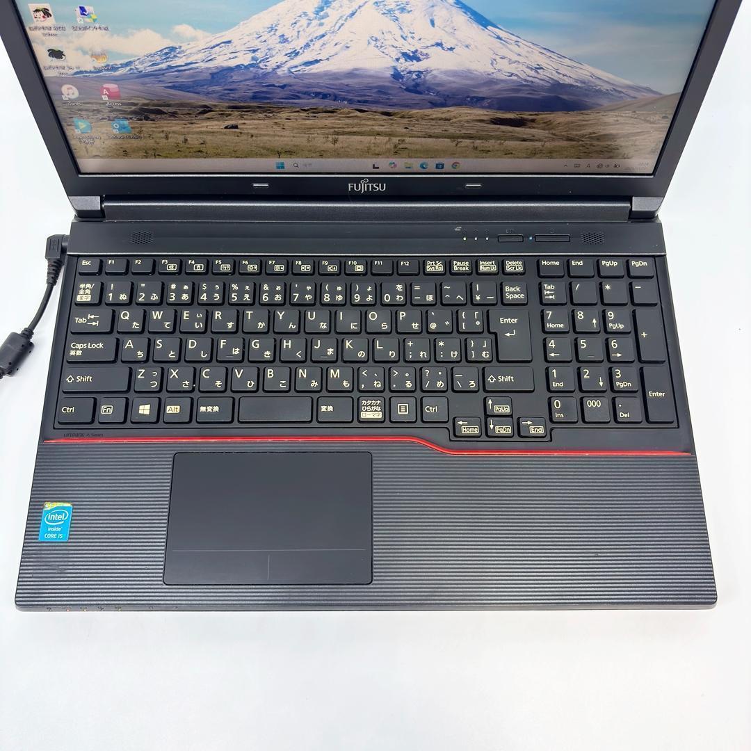 富士通 ノートパソコン Corei5 SSD オフィス付き Win11 D15