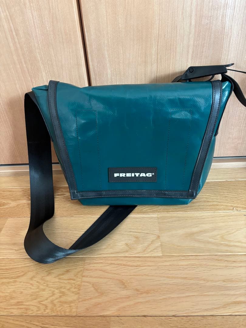 FREITAG メッセンジャーバッグ ダークグリーン
