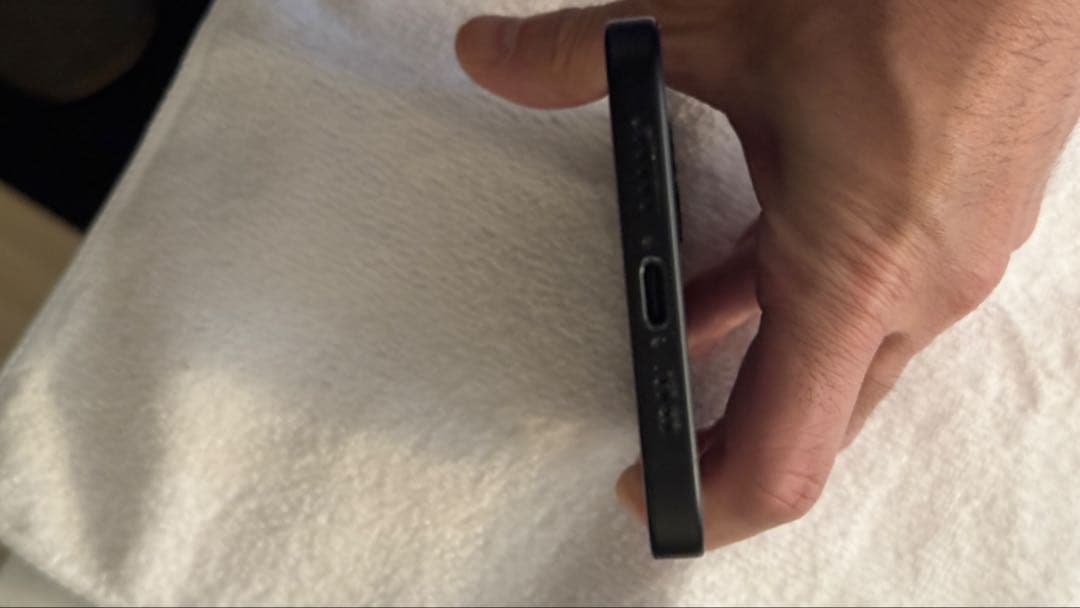 Apple iPhone 15 plus 256 GBブラック 本体 付属品無し