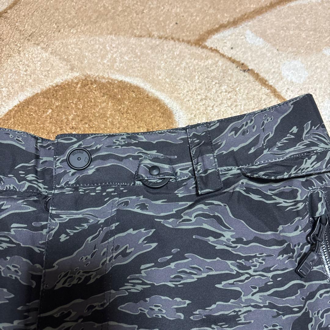 VOLCOM ボルコム　GORE-TEX スノーボードパンツ　メンズM