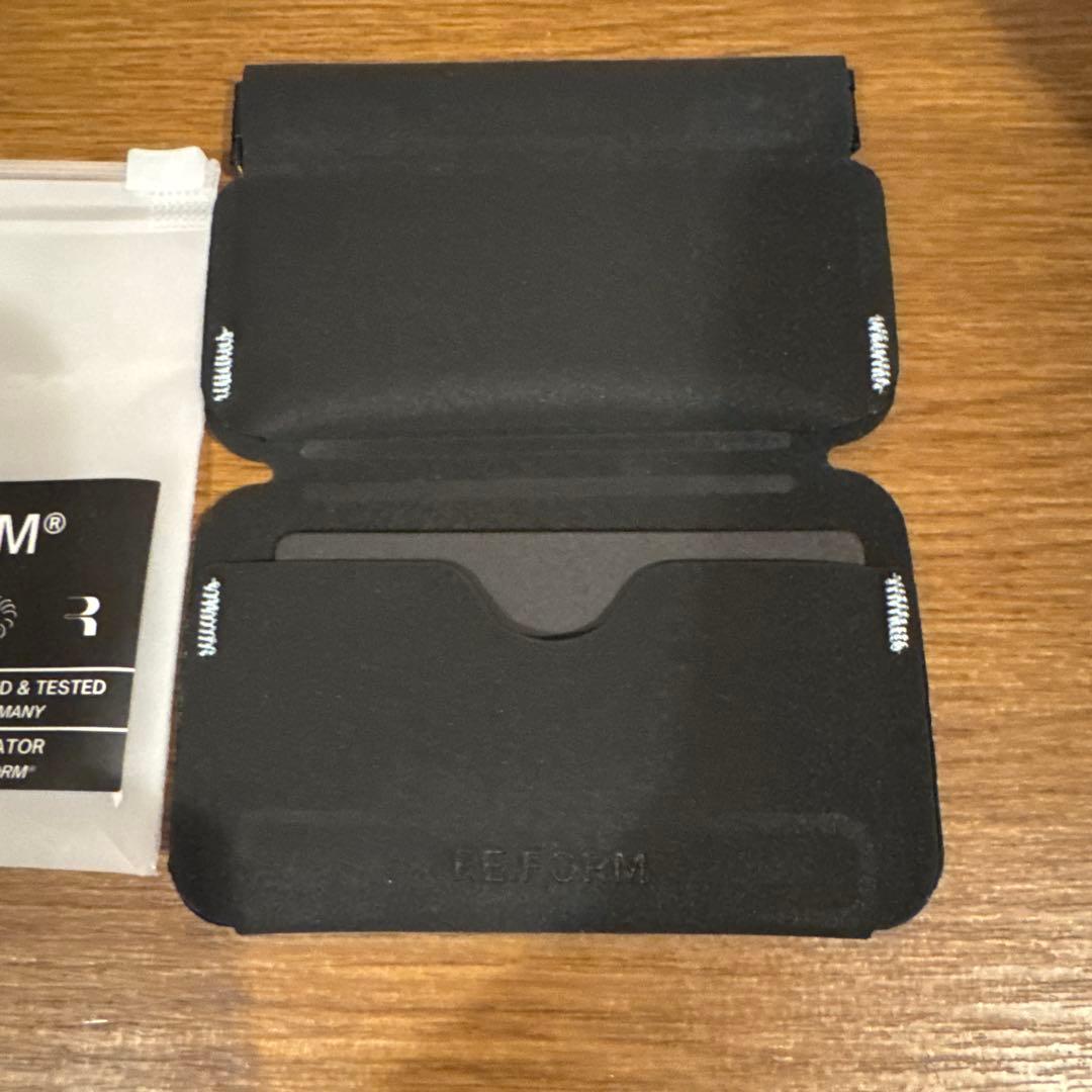 【未使用品】RE:FORM ®︎ 01 スリーブ　二つ折り財布