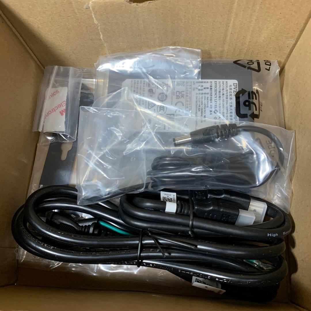 MINIS FORUM　UM760Slim　AMD Ryzen 5　ミニPC