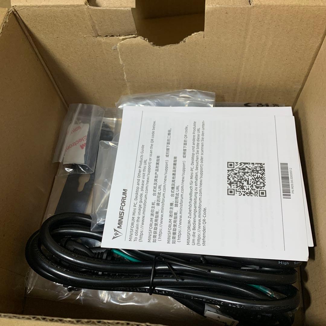 MINIS FORUM　UM760Slim　AMD Ryzen 5　ミニPC