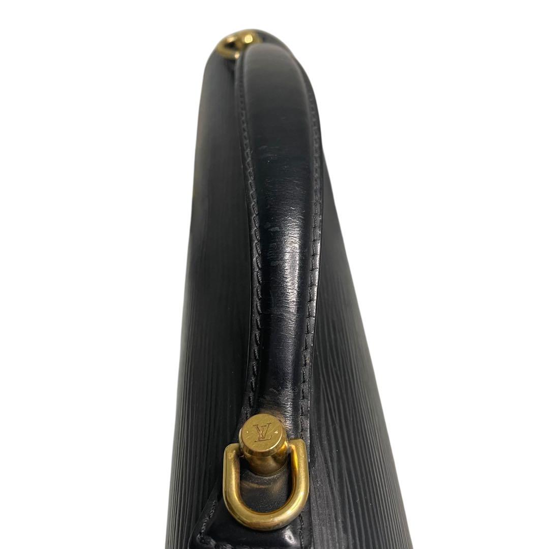 ルイヴィトン エピ モンソー28 ノワール ハンドバッグ