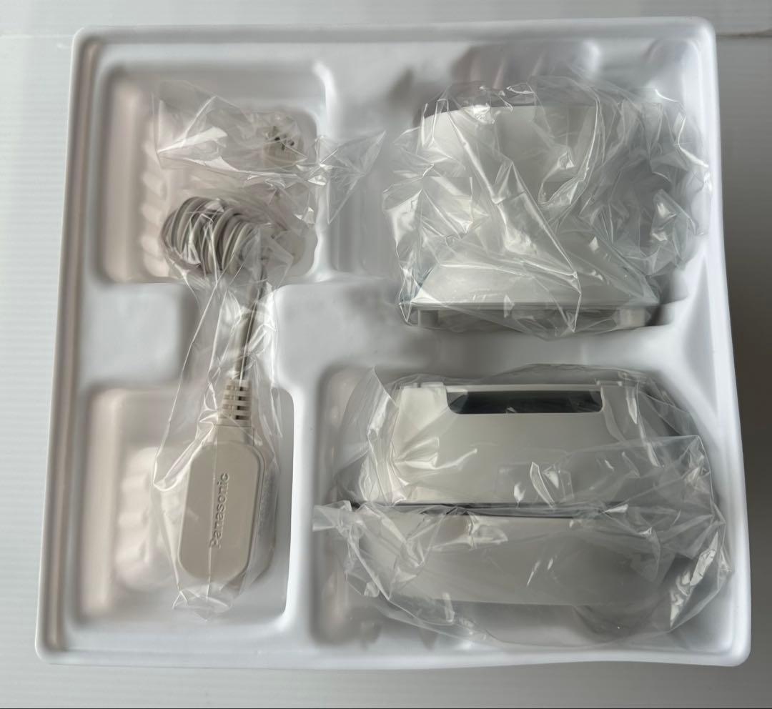 パナソニック　頭皮エステ　EH-HE9G-S サロンタッチタイプ　シルバー調