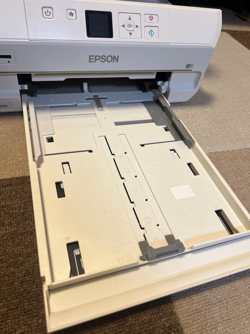 【美品】EPSON インクジェットプリンター 本体　EP-706A