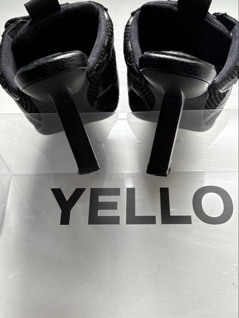 YELLO ブラック ハイヒール・パンプス