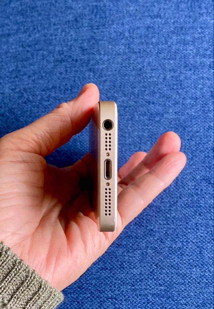 スマートフォン本体 iPhone SE 128GB