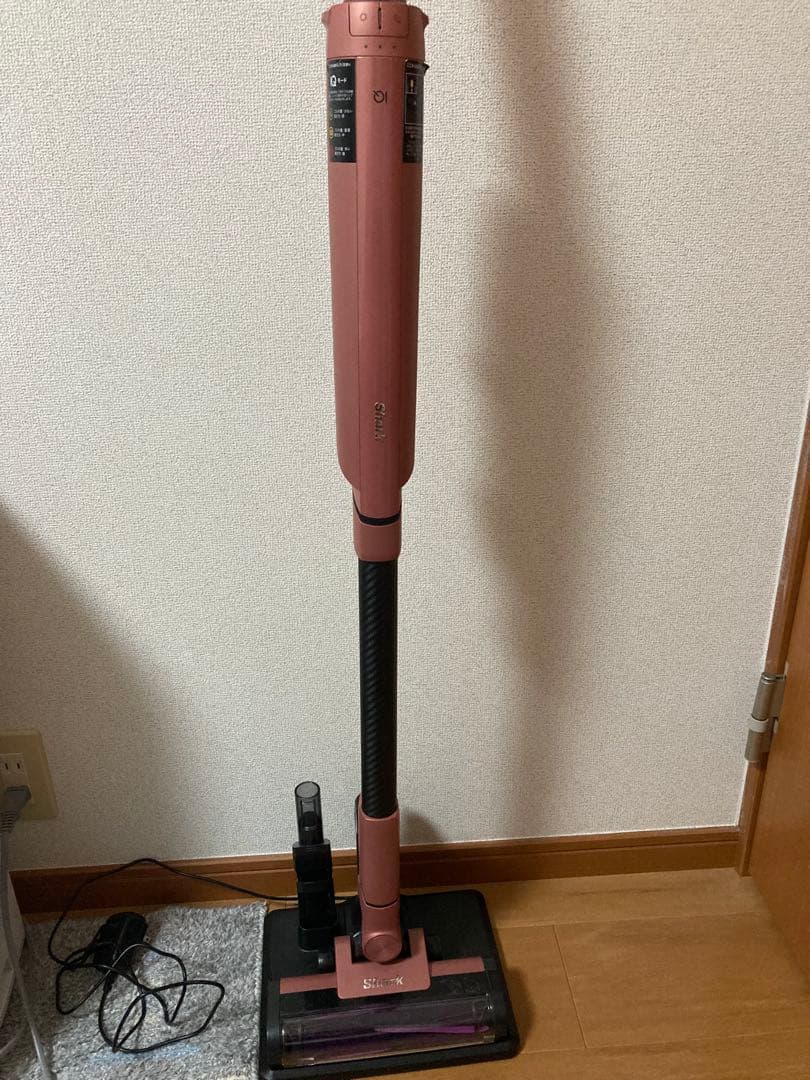 シャーク製スティッククリーナー本体 ピンク 充電スタンド付き