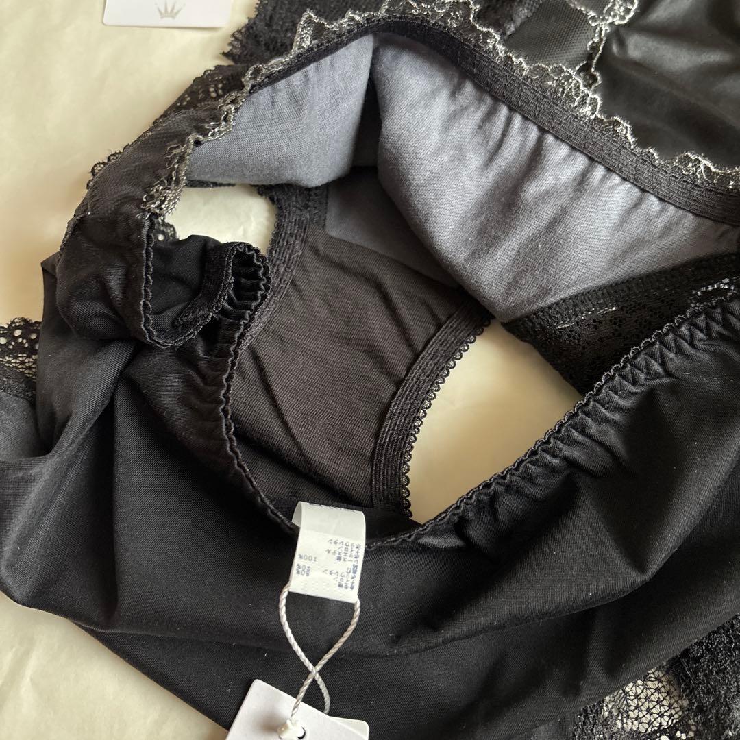 4点セットTriumph レッドレーベル　ブラ(C70)ショーツ&キャミ〜黒系