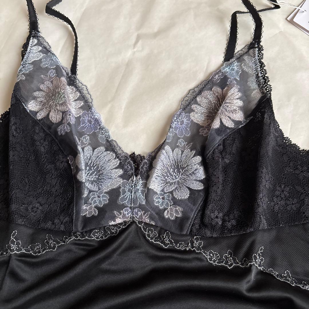 4点セットTriumph レッドレーベル　ブラ(C70)ショーツ&キャミ〜黒系