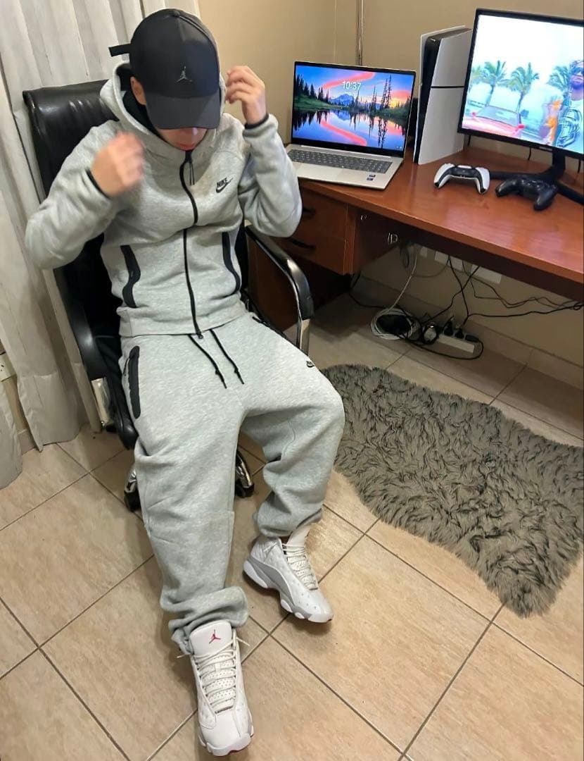 NIKE テックフリース パーカー スウェット グレー L 赤タグ