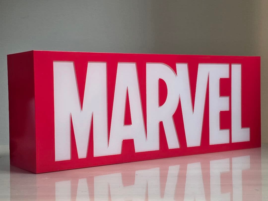 美品 マーベル　marvel ロゴライトボックス ホットトイズ