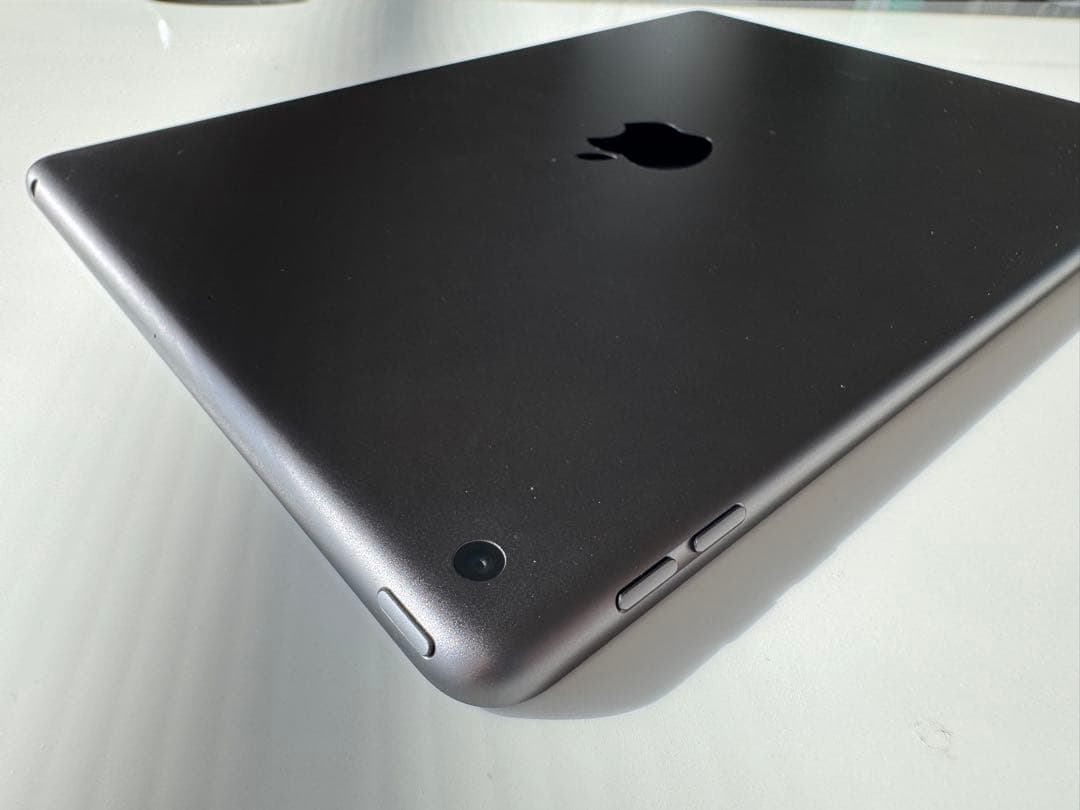 iPad 第9世代 64GB Wi-Fiモデル スペースグレー