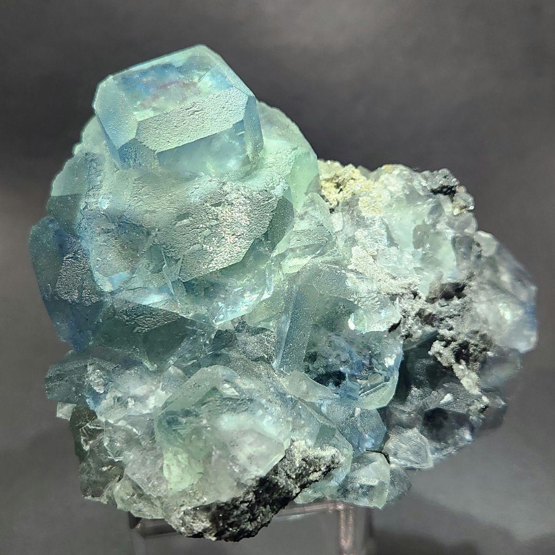 高品質✨フローライト母岩付き結晶原石