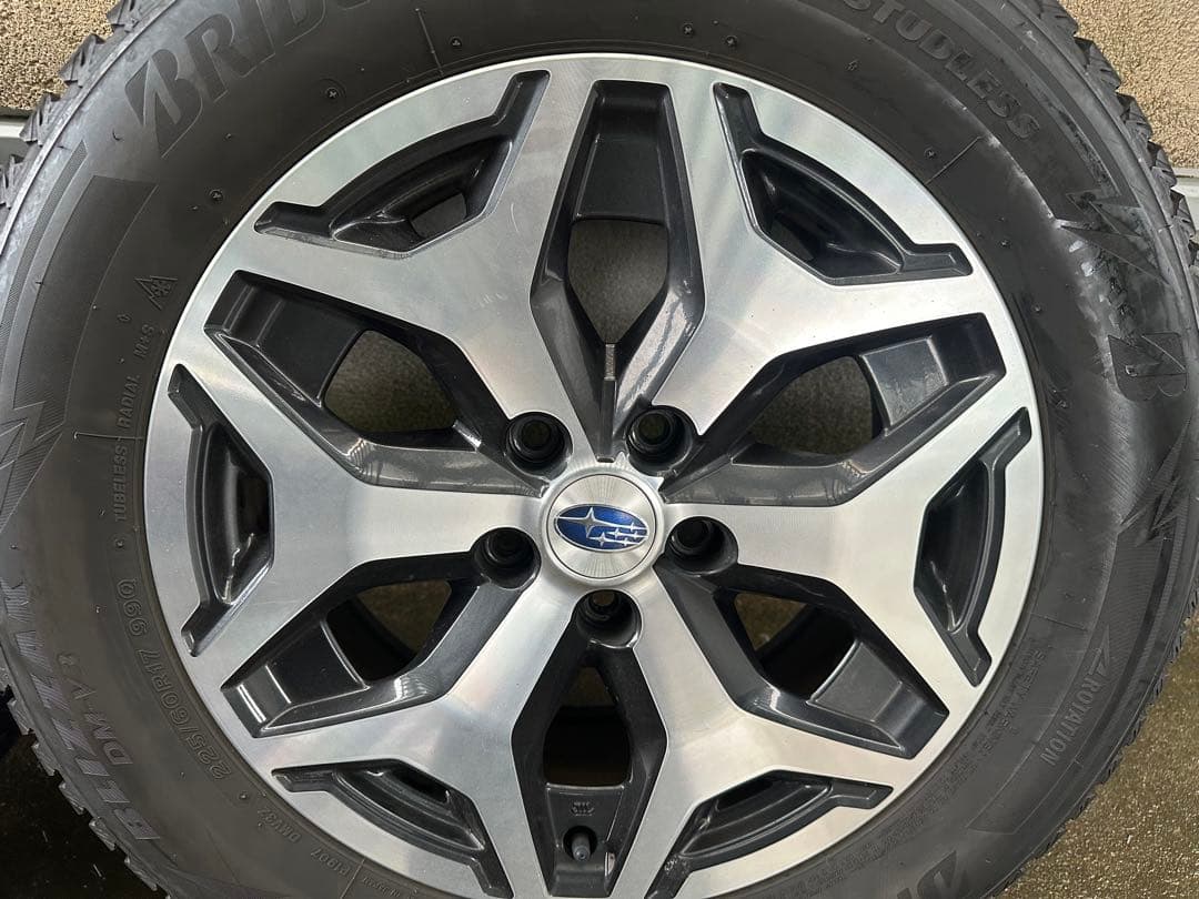 ブリヂストン225/60R17スタッドレスアルミホイールセット