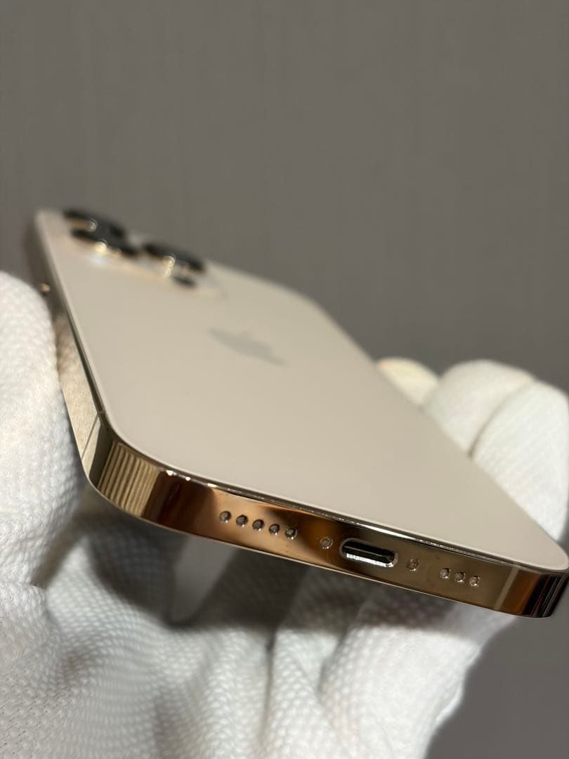 iPhone 13 Pro 256GB ゴールド本体 付属品、画面フィルム付